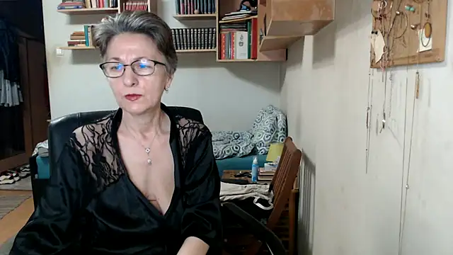 katemodel online show from 09.13.25