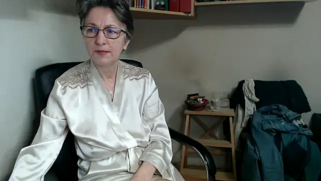 katemodel online show from 12.14.25