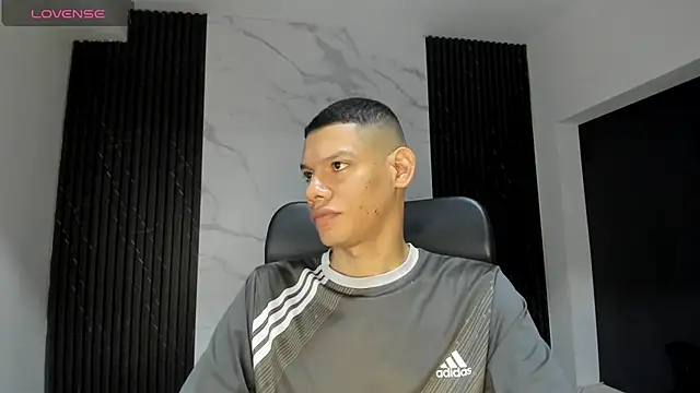 milo cruz  online show from 02.08.26