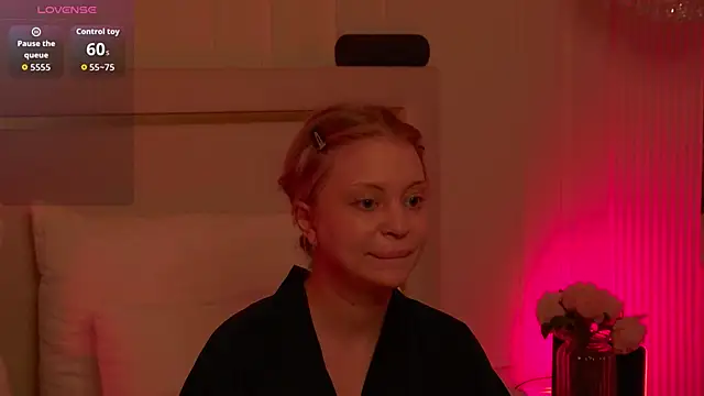 MollyHilton online show from 04.03.26