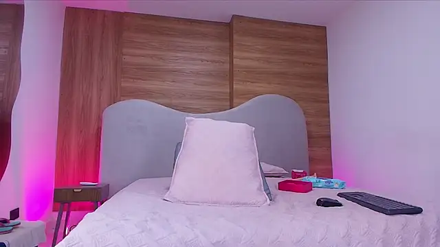 shaina adams online show from 02.14.26