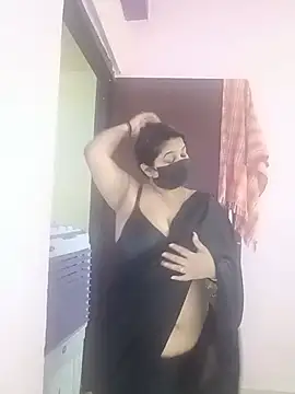 Snapshot of Aliya_Hott chatting on 05.17.26 Aliya Hott online show from 05.17.26