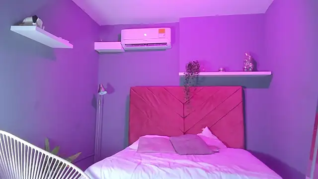 Snapshot of nina_swaan chatting on 02.27.26 nina swaan online show from 02.27.26