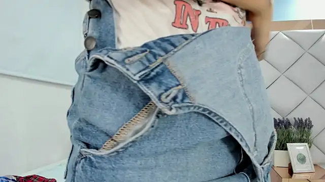 crystalstonee online show from 04.14.26