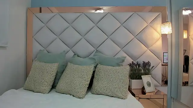 crystalstonee online show from 05.26.26