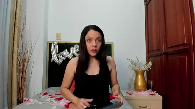 AnnaBroooks online show from 02.15.26