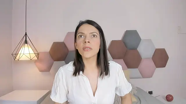 AnnaBroooks online show from 04.09.26