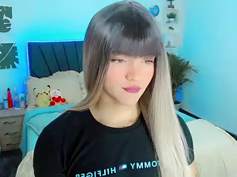 ZoeSchmmit online show from 06.23.26