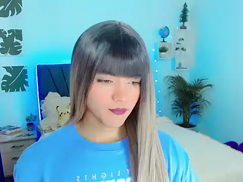 ZoeSchmmit online show from 07.10.26