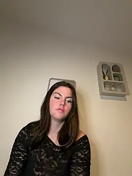 Snapshot of kiaraaaa75 chatting on 02.14.26 kiaraaaa75 online show from 02.14.26