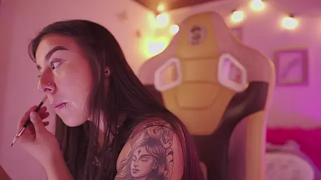 Snapshot of mavi_boo chatting on 02.05.26 mavi boo online show from 02.05.26