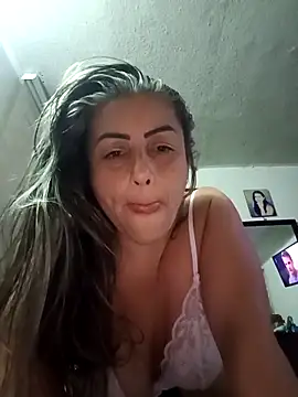 Snapshot of maynor_1998 chatting on 02.06.26 maynor 1998 online show from 02.06.26