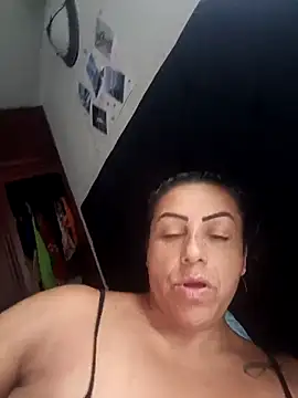 Snapshot of maynor_1998 chatting on 04.11.26 maynor 1998 online show from 04.11.26