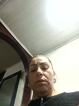 Snapshot of maynor_1998 chatting on 04.15.26 maynor 1998 online show from 04.15.26