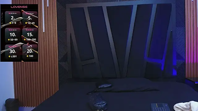 Hanna Becker  online show from 02.18.26