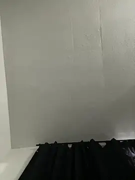 Hanna Becker  online show from 05.12.26