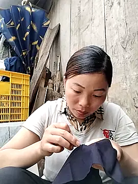 Ella-aa online show from 05.23.26