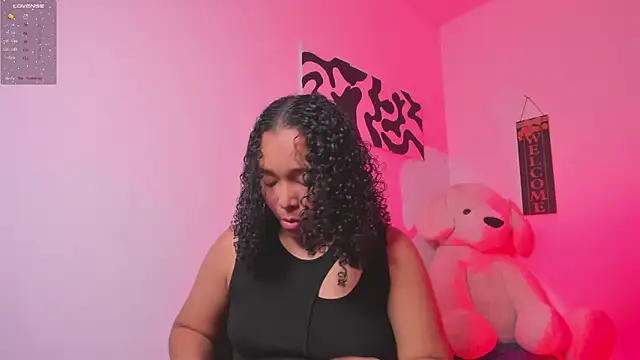 Snapshot of Nia13 chatting on 02.13.26 Nia13 online show from 02.13.26