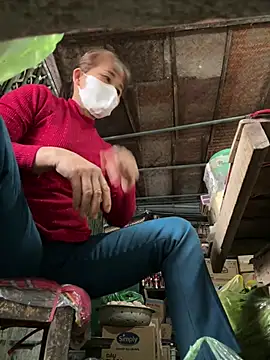 Snapshot of YANINA120 chatting on 02.16.26 YANINA120 online show from 02.16.26