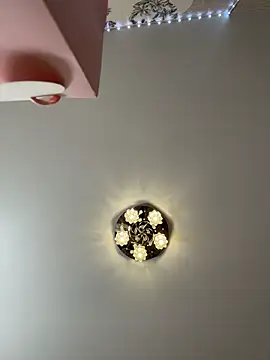 Snapshot of MiaTee chatting on 02.03.26 MiaTee online show from 02.03.26