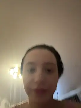 Snapshot of MiaTee chatting on 02.18.26 MiaTee online show from 02.18.26