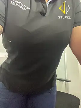 Snapshot of Nahomy_Benett chatting on 02.22.26 Nahomy Benett online show from 02.22.26