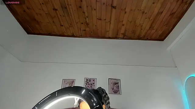 luna velveth online show from 04.16.26