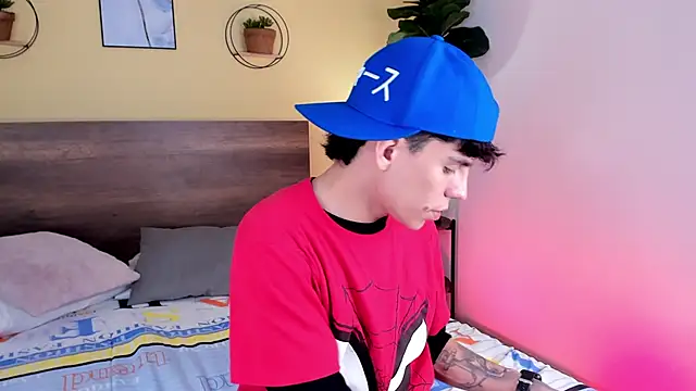 Snapshot of Angel_eros_ chatting on 02.10.26 Angel eros online show from 02.10.26