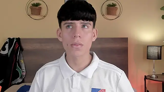 Snapshot of Angel_eros_ chatting on 02.19.26 Angel eros online show from 02.19.26