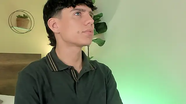 Snapshot of Angel_eros_ chatting on 02.20.26 Angel eros online show from 02.20.26