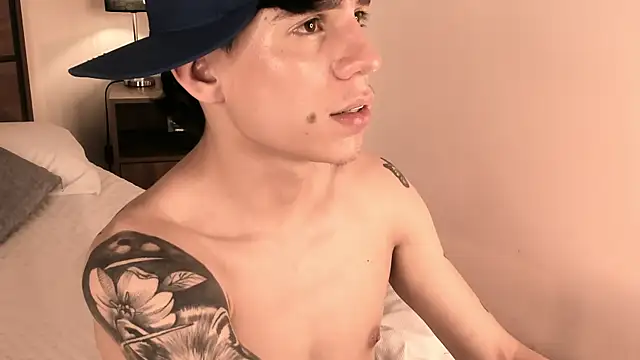 Snapshot of Angel_eros_ chatting on 03.02.26 Angel eros online show from 03.02.26