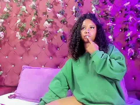 Lunaa Brunettee online show from 02.05.26