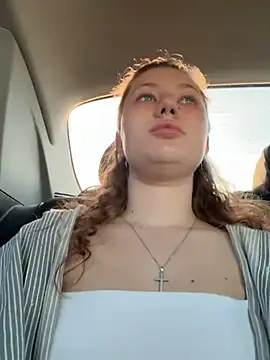 Snapshot of AsynaYuuki chatting on 05.25.26 AsynaYuuki online show from 05.25.26