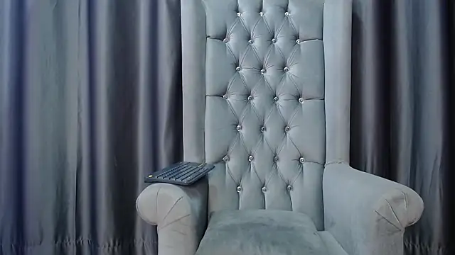 Ellie Dollie online show from 07.04.26