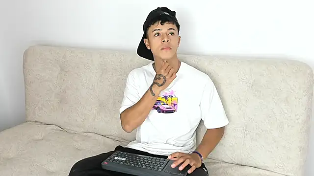 Snapshot of _Alex_Colton chatting on 02.02.26 Alex Colton online show from 02.02.26