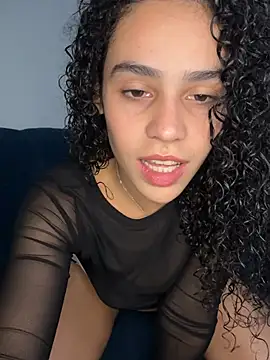 SirenStell0 online show from 04.17.26