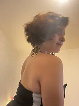 eva luz online show from 05.07.26