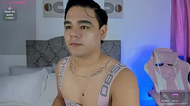 Snapshot of NoahVance chatting on 02.02.26 NoahVance online show from 02.02.26