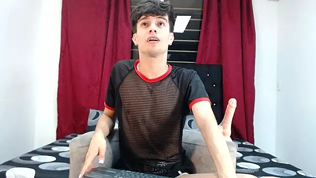 Snapshot of axxxel_twink chatting on 02.06.26 axxxel twink online show from 02.06.26