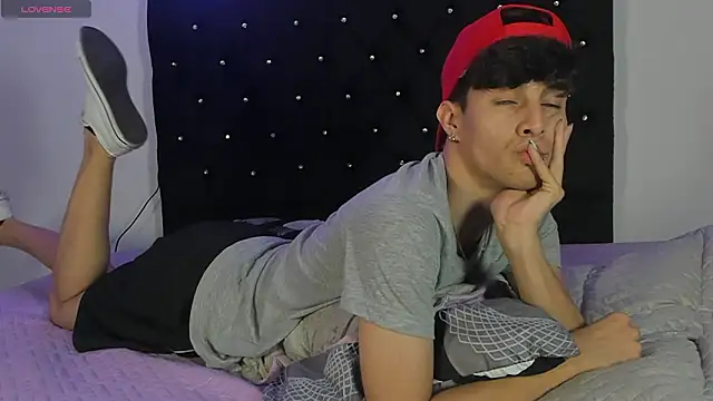 Snapshot of axxxel_twink chatting on 02.19.26 axxxel twink online show from 02.19.26