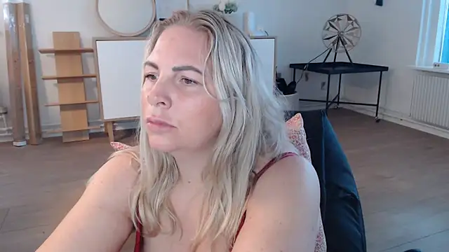 Snapshot of Amanda_Norsk chatting on 03.24.26 Amanda Norsk online show from 03.24.26