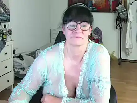 Sylly online show from 01.17.25