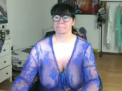 Sylly online show from 02.26.25