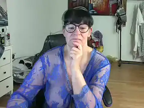 Sylly online show from 03.16.25