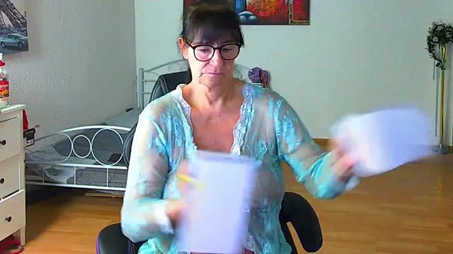 Sylly online show from 12.18.25