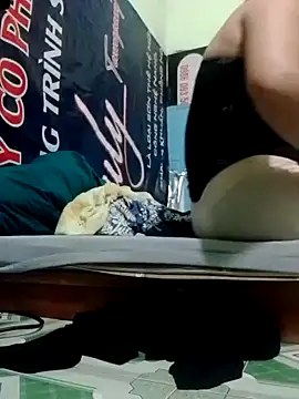 Snapshot of YIYI-502 chatting on 02.24.26 YIYI-502 online show from 02.24.26