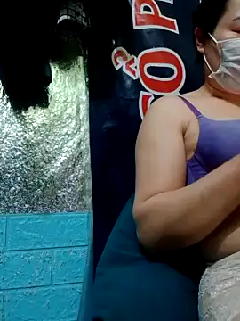 Snapshot of YIYI-502 chatting on 02.27.26 YIYI-502 online show from 02.27.26