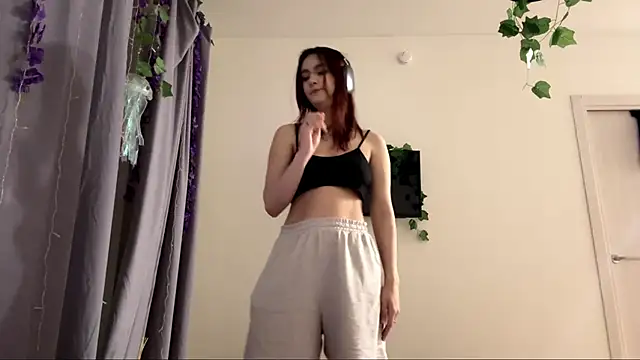 LunaMacky online show from 02.21.26