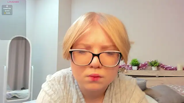 Lauraaa Smith online show from 02.24.26