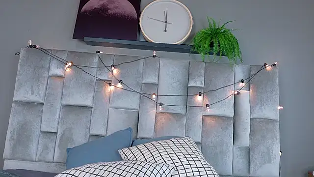 Snapshot of EmmaLou__ chatting on 02.04.26 EmmaLou online show from 02.04.26